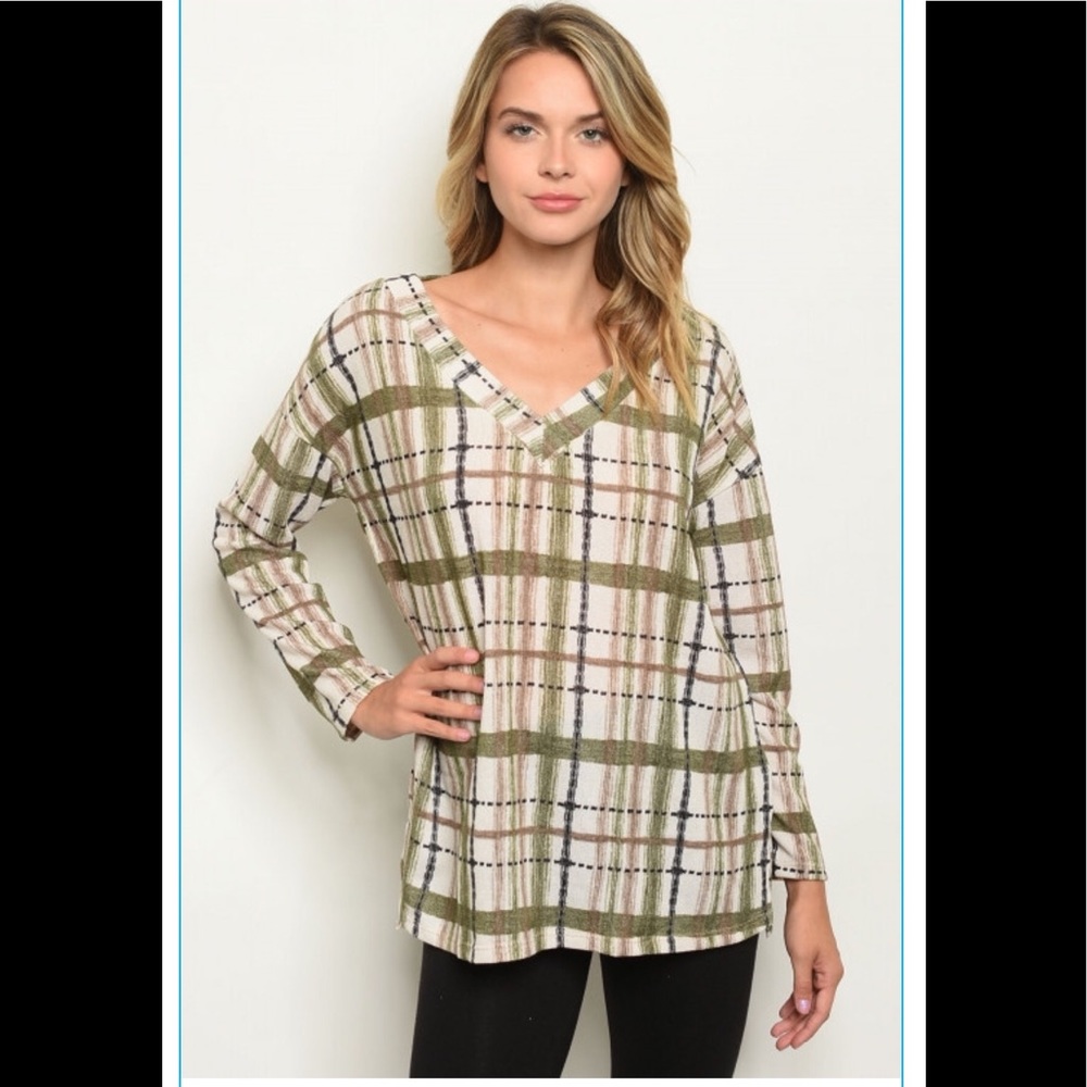 ❤️pretty olive checkered top - Picture 2 of 4